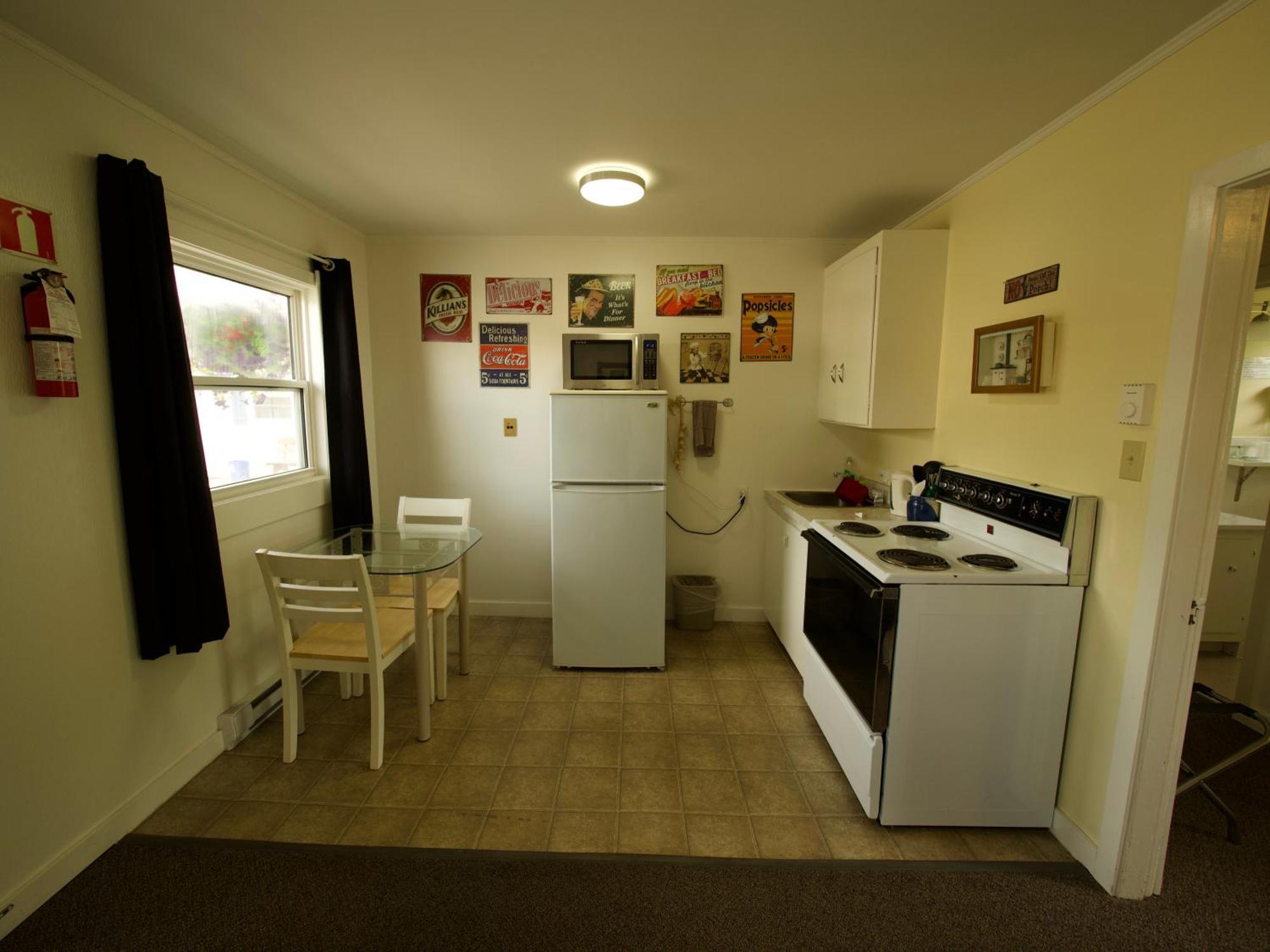 Creston Valley Motel Dış mekan fotoğraf