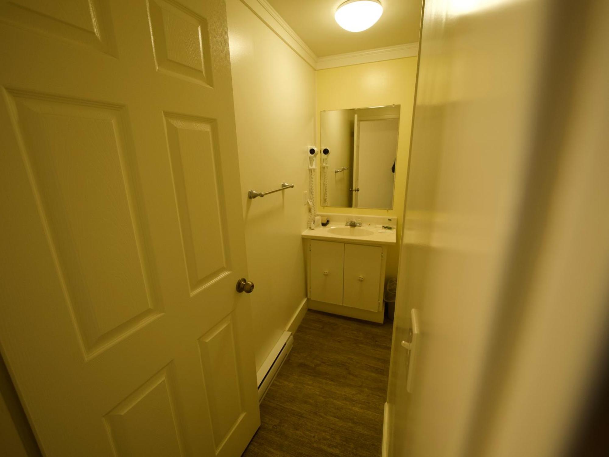 Creston Valley Motel Dış mekan fotoğraf
